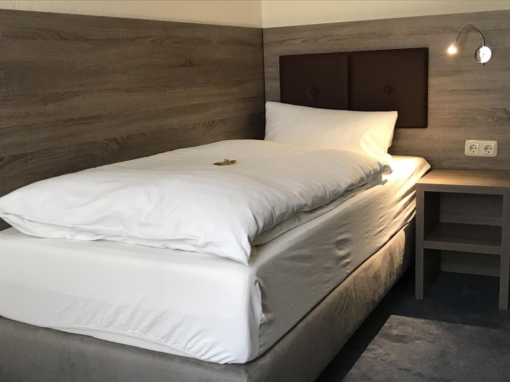 Hotel Junkerhaus Bad Salzuflen Room photo